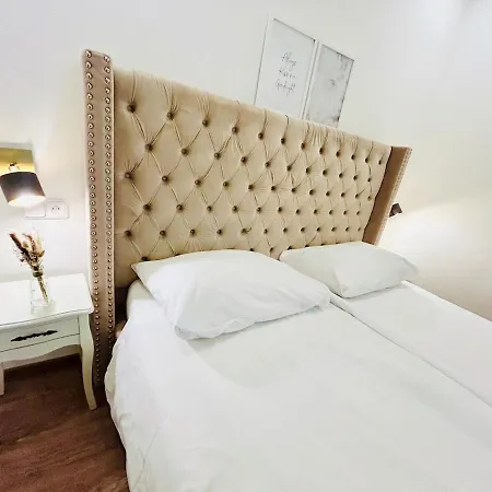 New Luxury Style In Апартаменты Прага